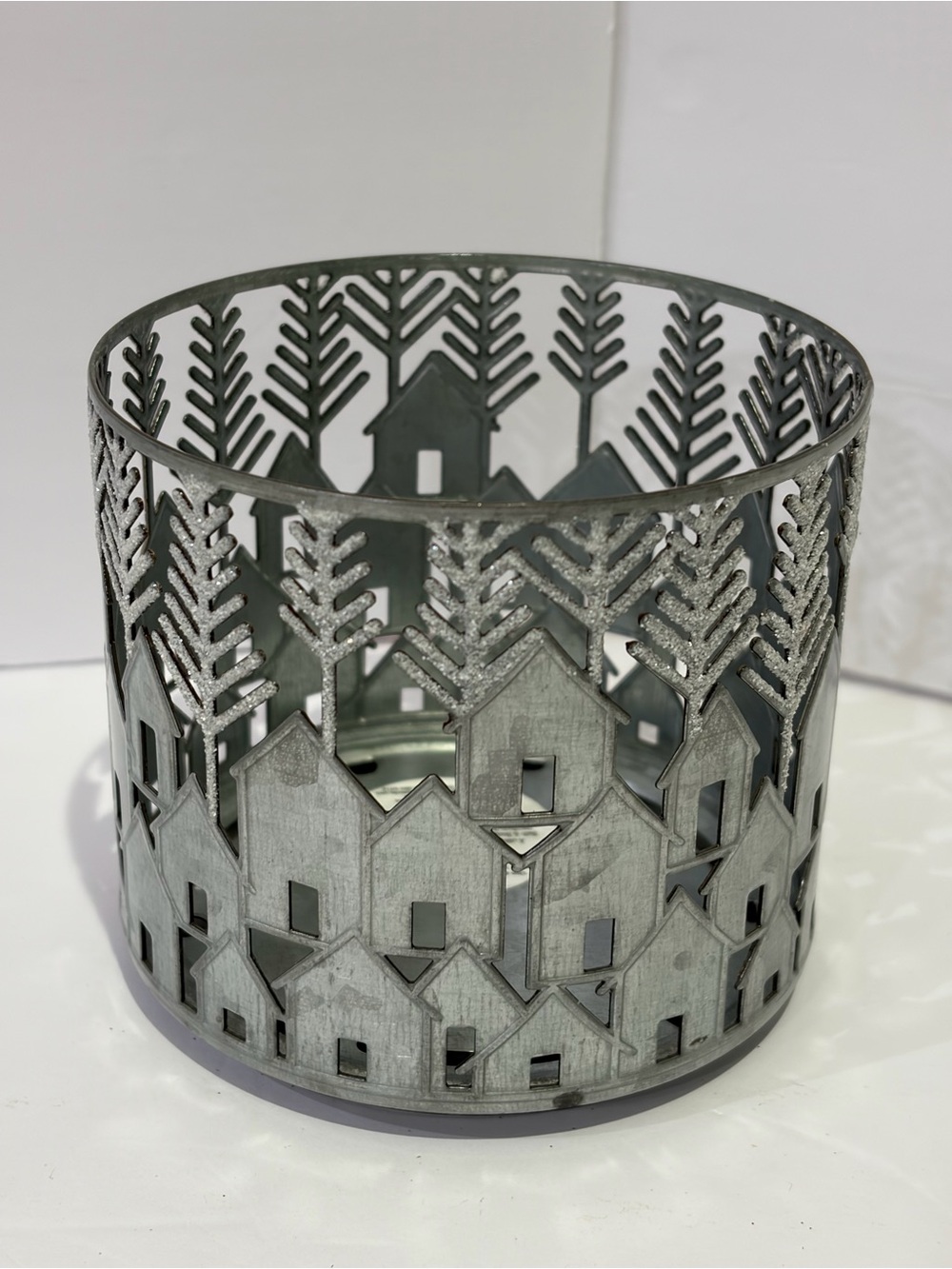 2021 Bath & Body Works Metal Rustic Village 3 Wick Candle Holder